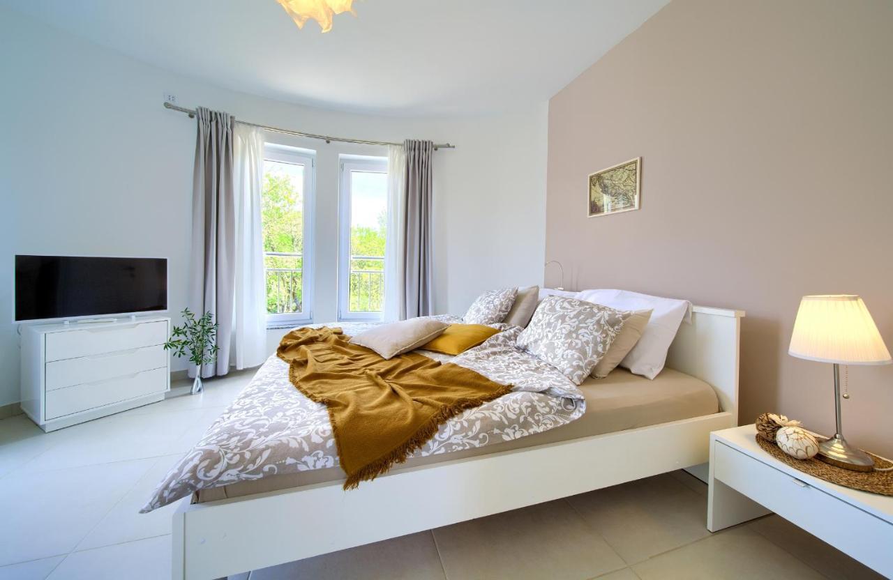 Apartment Plese