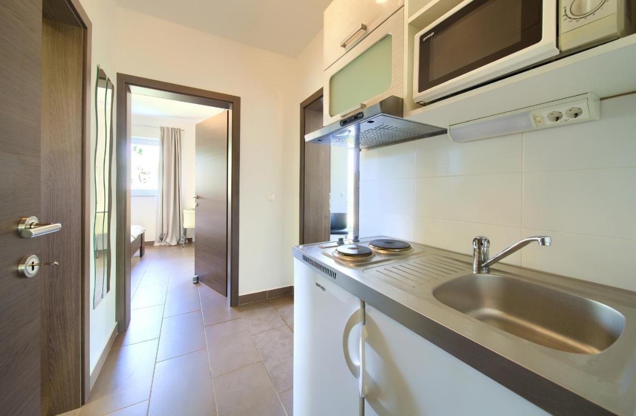 Plese Apartment *