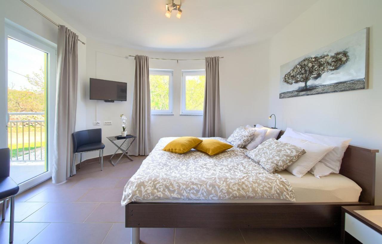 Plese Apartment *